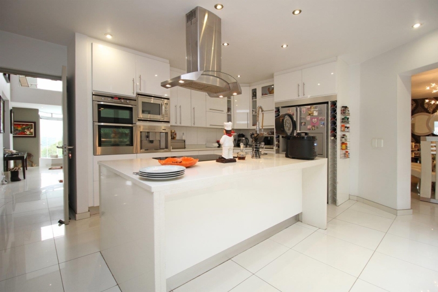 5 Bedroom Property for Sale in Featherbrooke Estate Gauteng