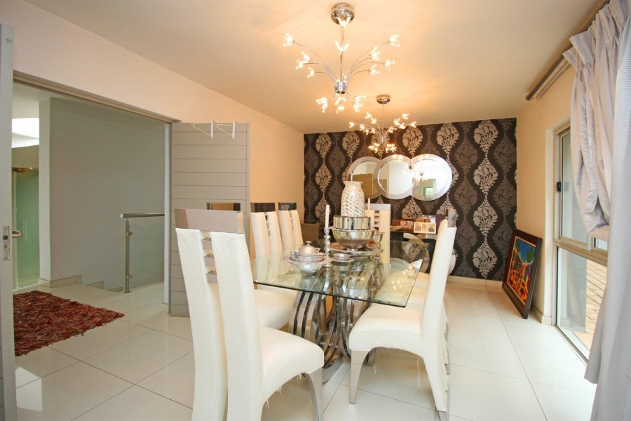 5 Bedroom Property for Sale in Featherbrooke Estate Gauteng