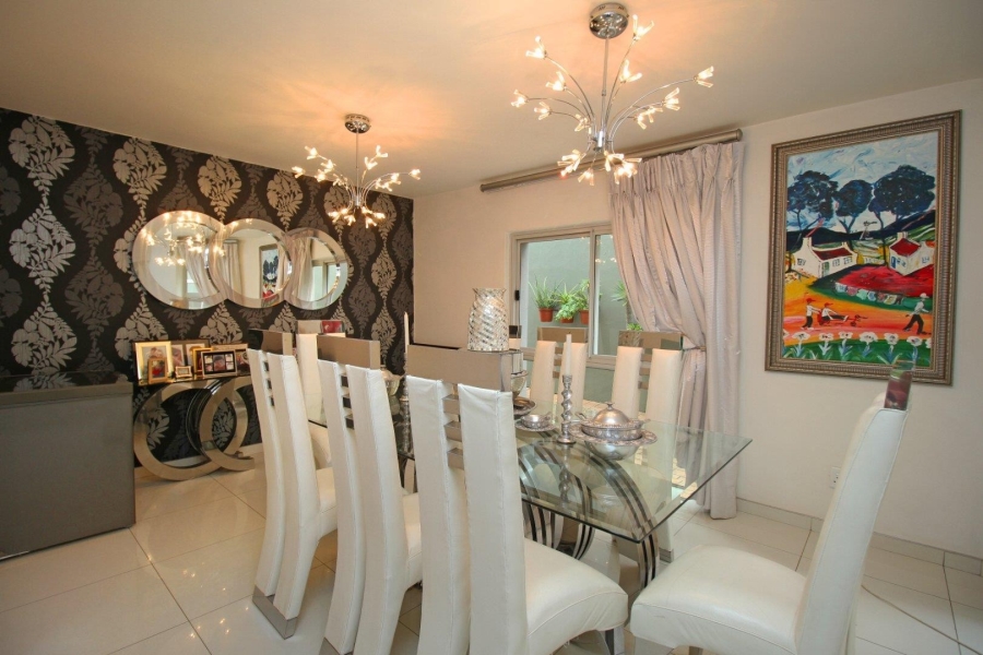 5 Bedroom Property for Sale in Featherbrooke Estate Gauteng