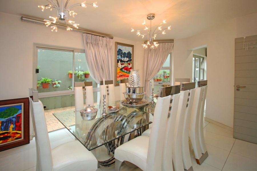 5 Bedroom Property for Sale in Featherbrooke Estate Gauteng