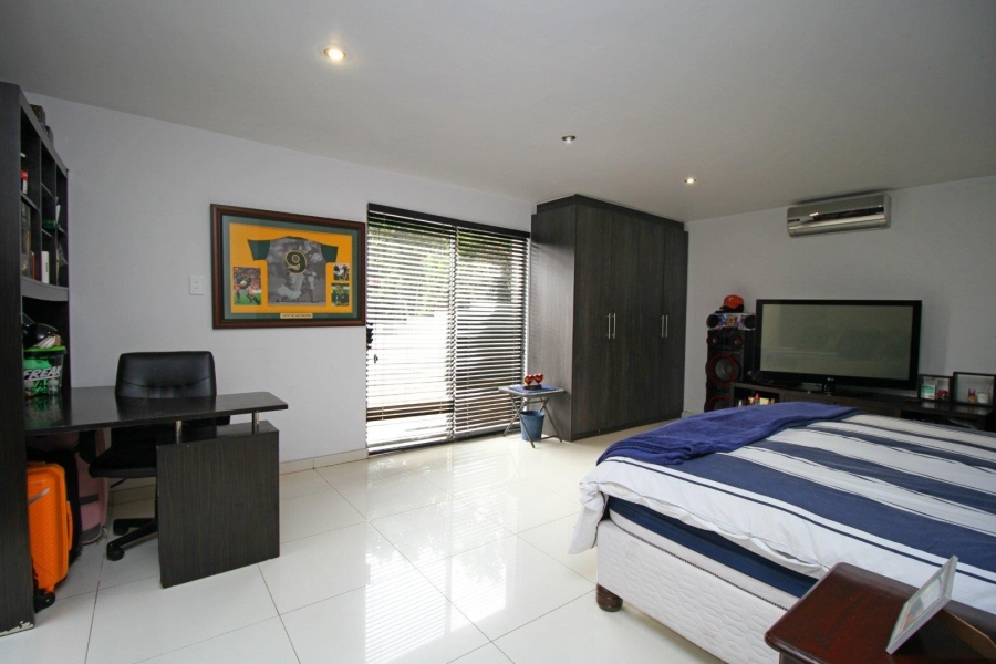 5 Bedroom Property for Sale in Featherbrooke Estate Gauteng