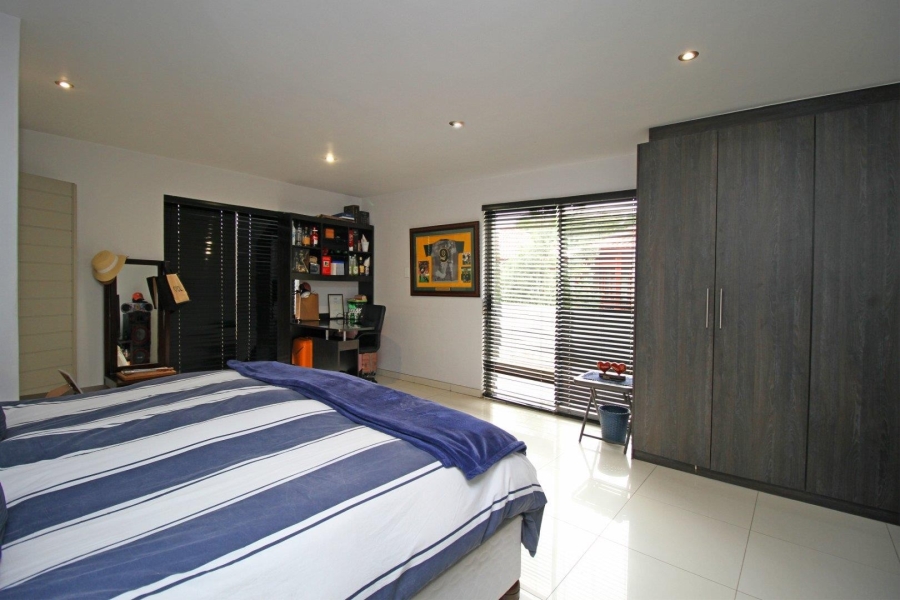 5 Bedroom Property for Sale in Featherbrooke Estate Gauteng