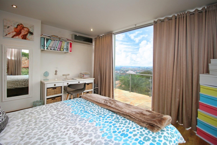 5 Bedroom Property for Sale in Featherbrooke Estate Gauteng