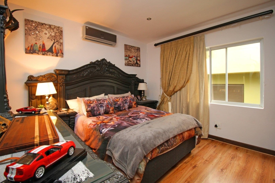 5 Bedroom Property for Sale in Featherbrooke Estate Gauteng