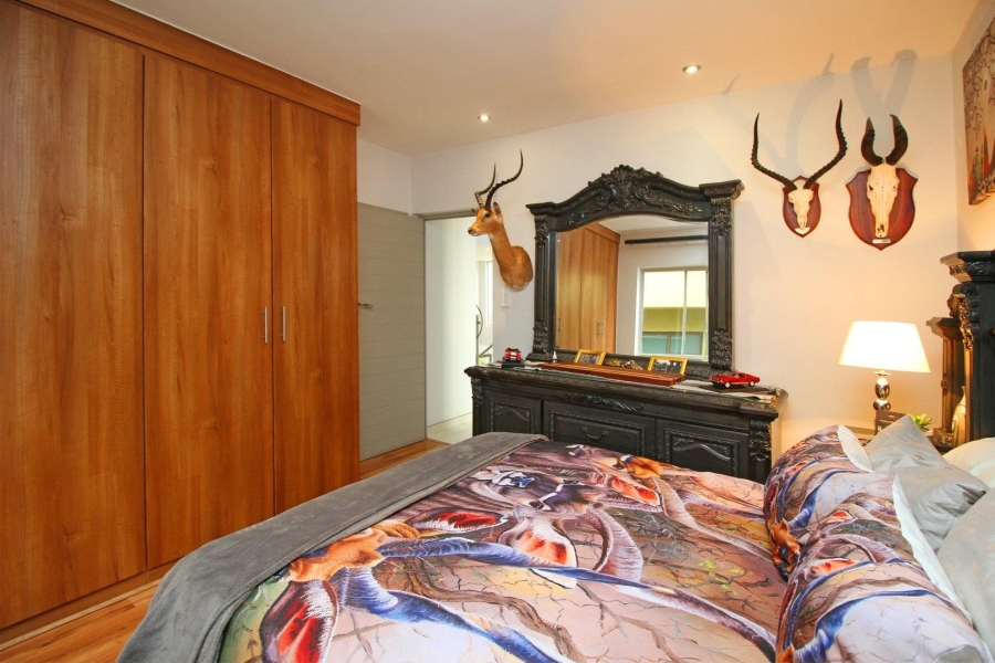 5 Bedroom Property for Sale in Featherbrooke Estate Gauteng