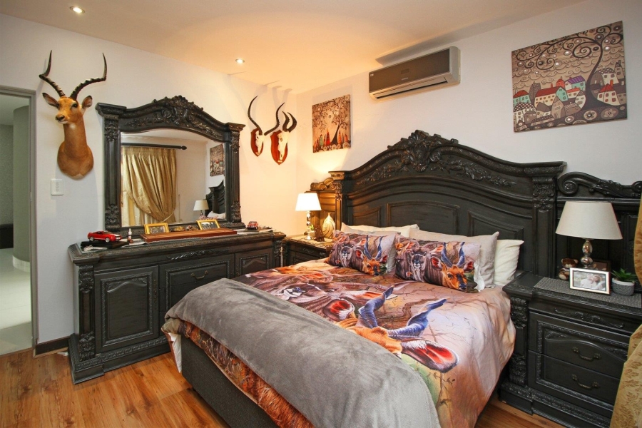 5 Bedroom Property for Sale in Featherbrooke Estate Gauteng