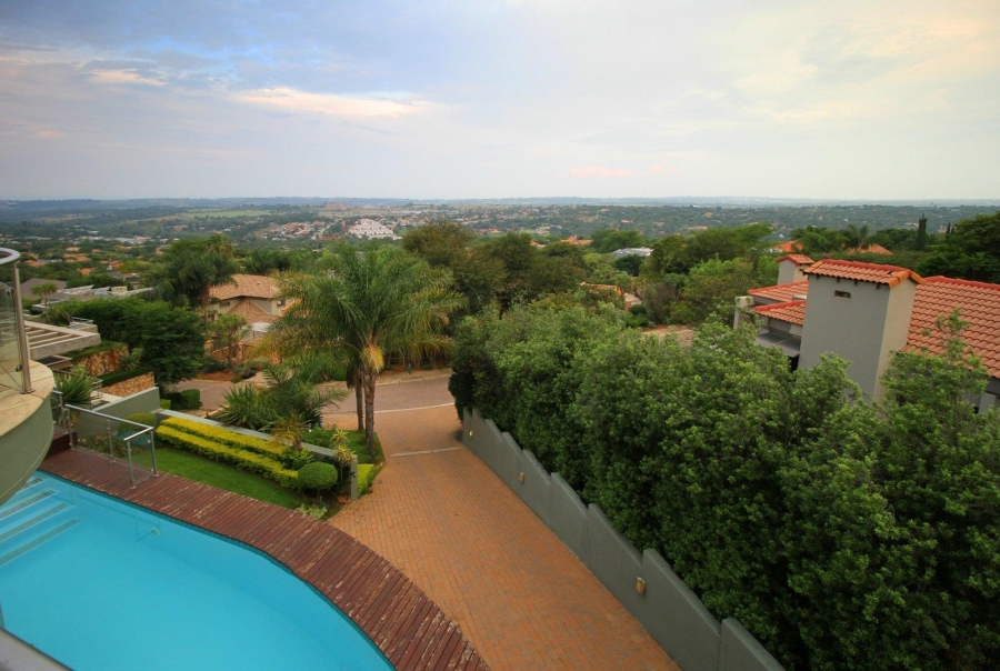 5 Bedroom Property for Sale in Featherbrooke Estate Gauteng