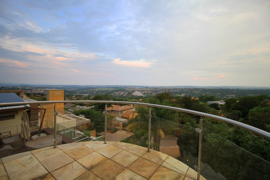 5 Bedroom Property for Sale in Featherbrooke Estate Gauteng