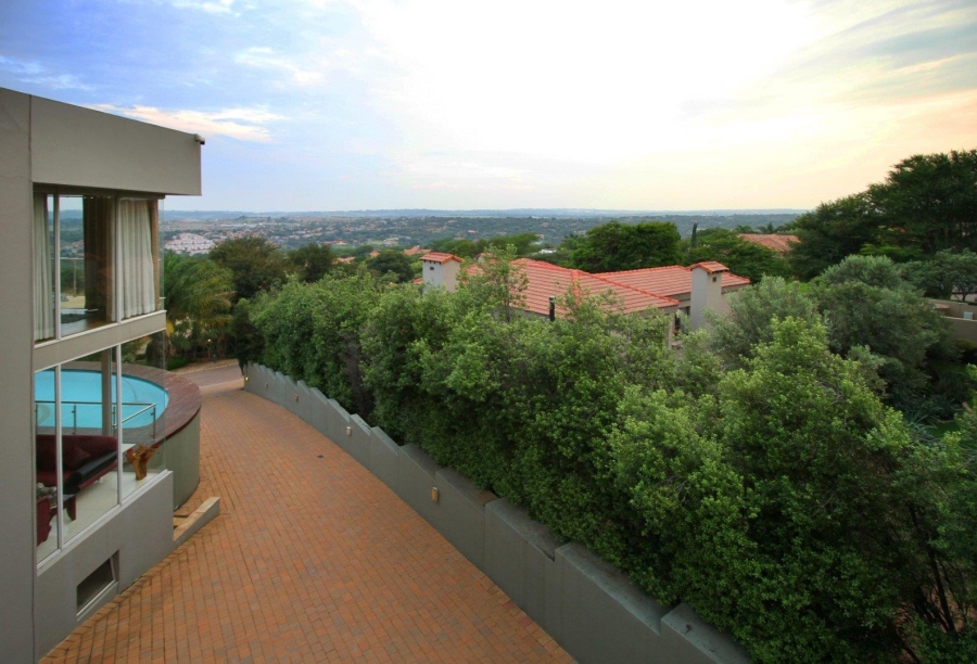 5 Bedroom Property for Sale in Featherbrooke Estate Gauteng