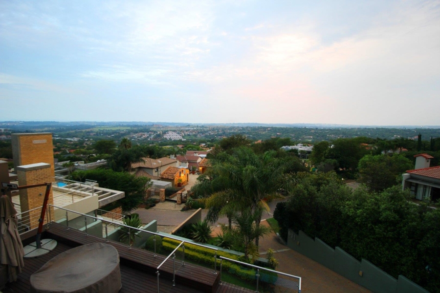 5 Bedroom Property for Sale in Featherbrooke Estate Gauteng