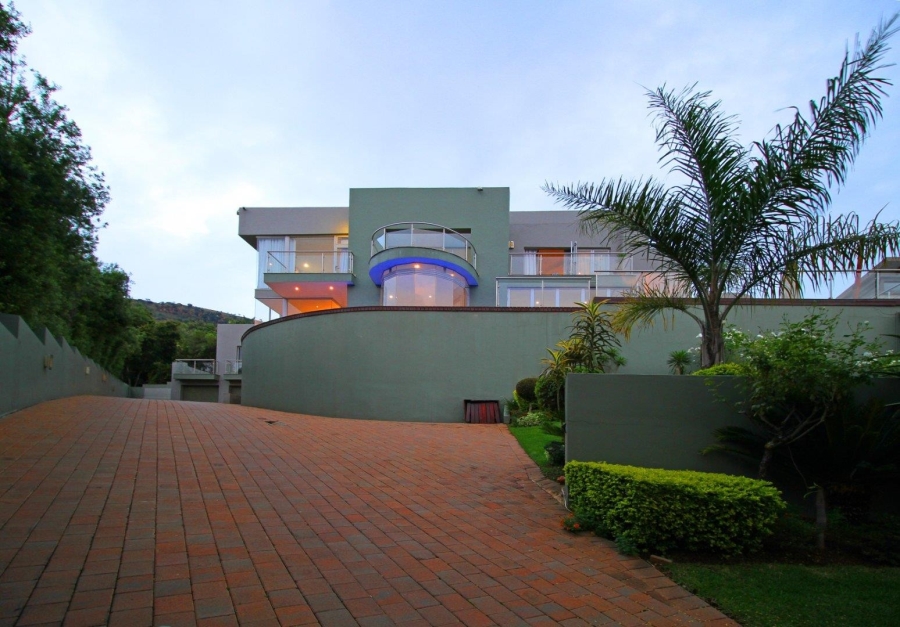 5 Bedroom Property for Sale in Featherbrooke Estate Gauteng