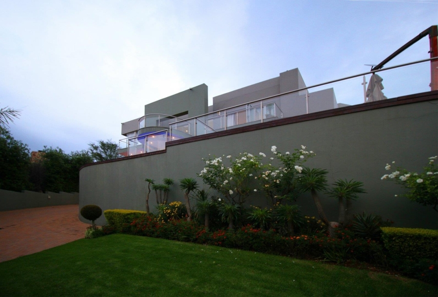 5 Bedroom Property for Sale in Featherbrooke Estate Gauteng