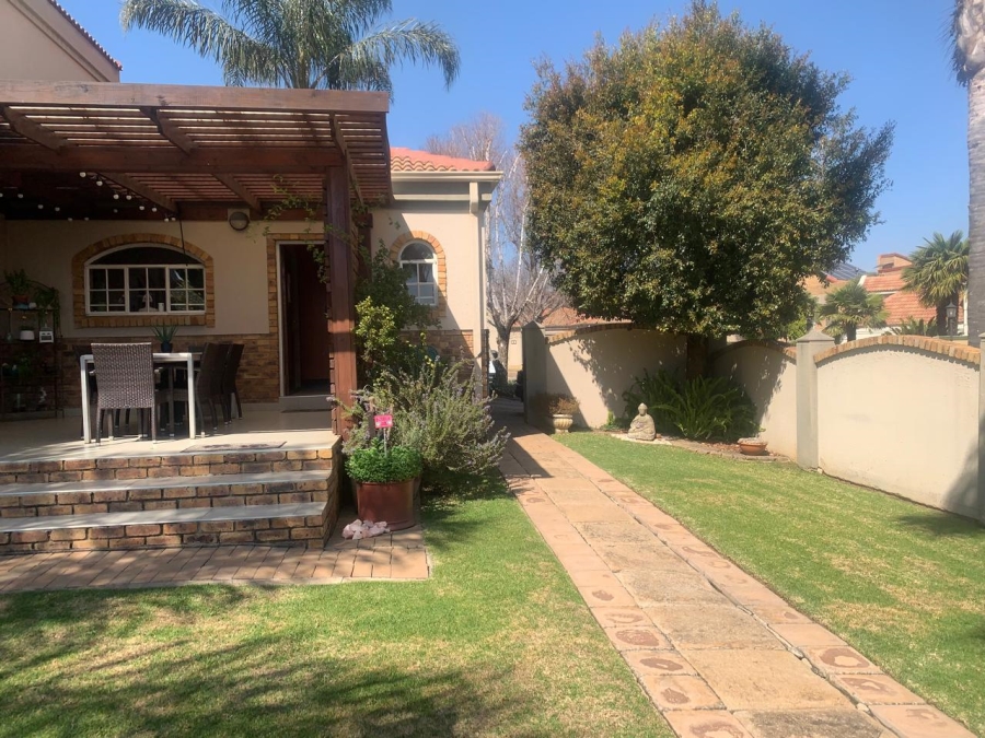 3 Bedroom Property for Sale in Glen Erasmia Gauteng