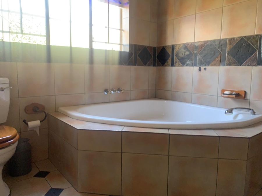 3 Bedroom Property for Sale in Glen Erasmia Gauteng