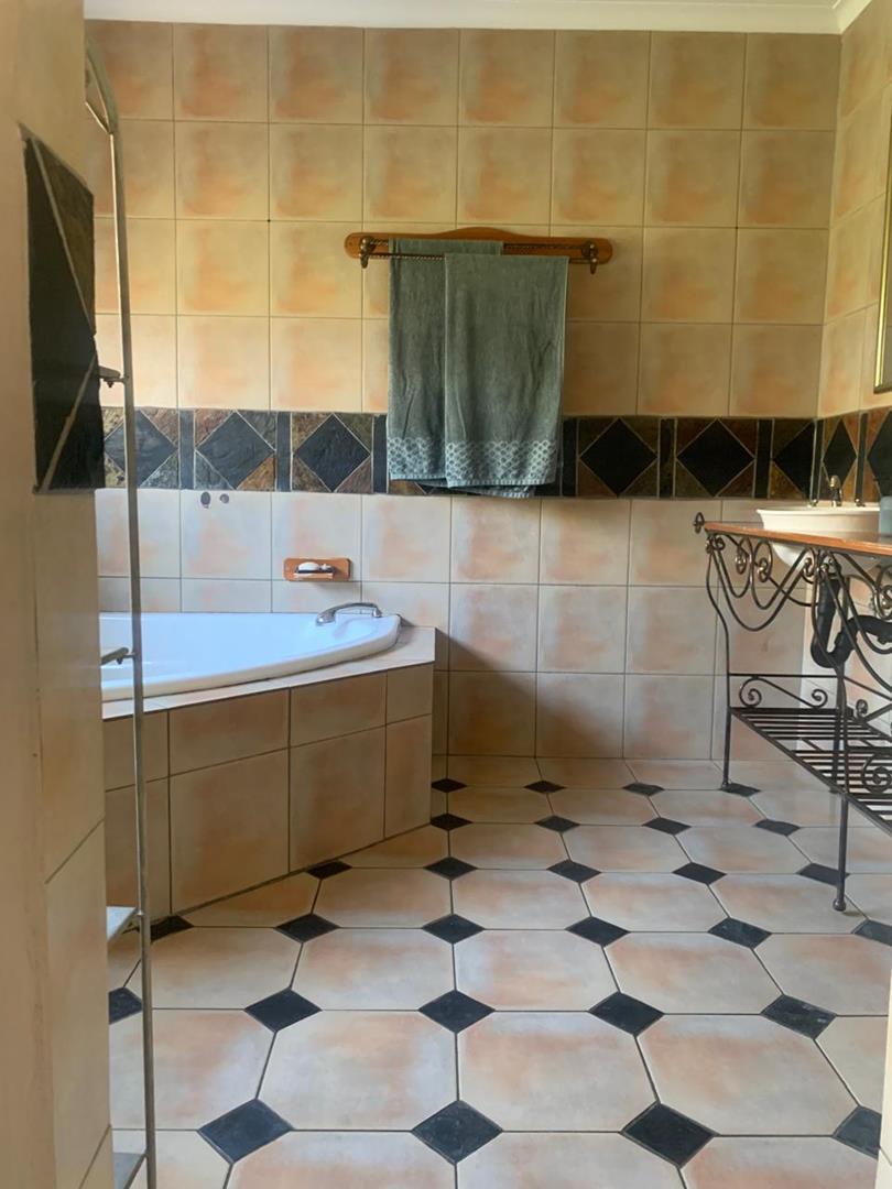 3 Bedroom Property for Sale in Glen Erasmia Gauteng