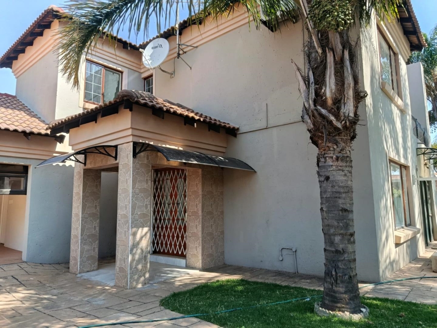 4 Bedroom Property for Sale in Amberfield Gauteng