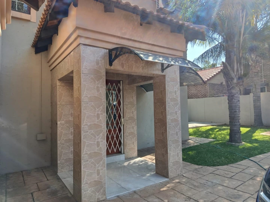 4 Bedroom Property for Sale in Amberfield Gauteng