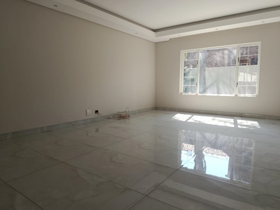 4 Bedroom Property for Sale in Amberfield Gauteng