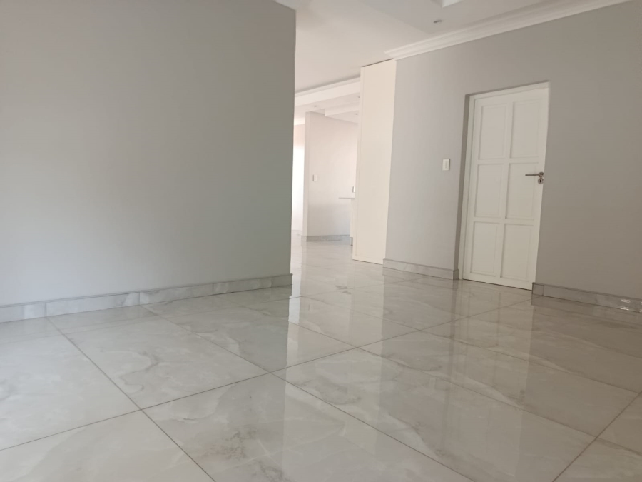 4 Bedroom Property for Sale in Amberfield Gauteng