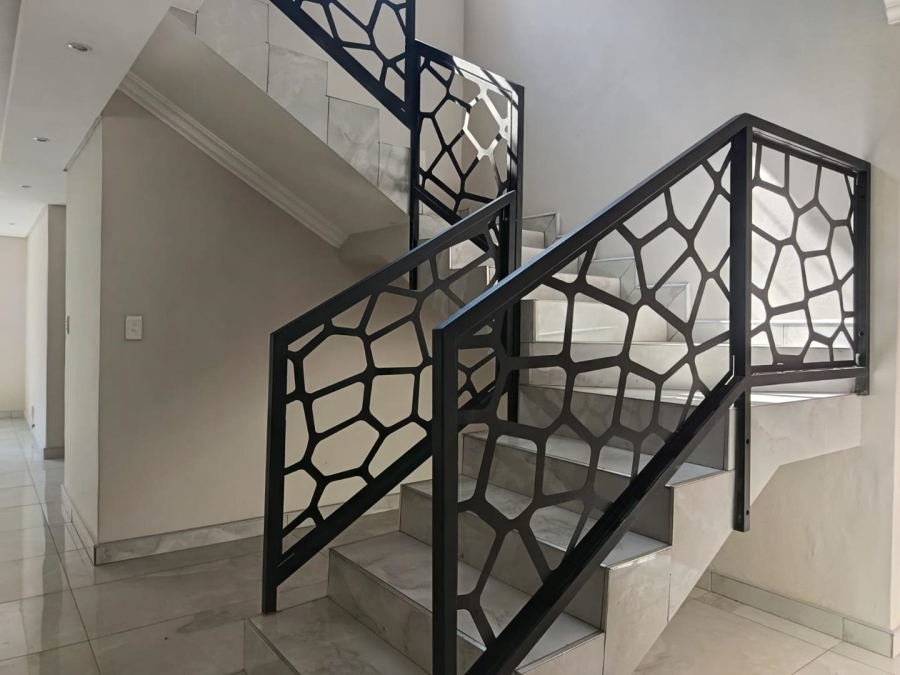 4 Bedroom Property for Sale in Amberfield Gauteng