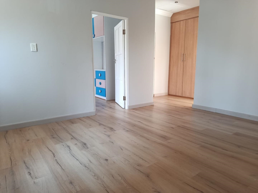 4 Bedroom Property for Sale in Amberfield Gauteng