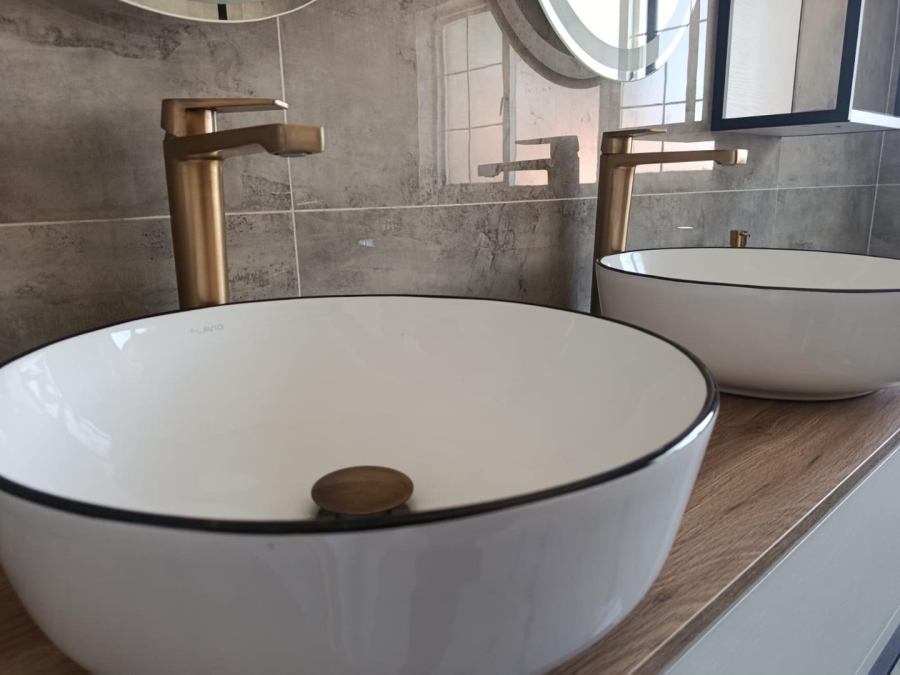 4 Bedroom Property for Sale in Amberfield Gauteng