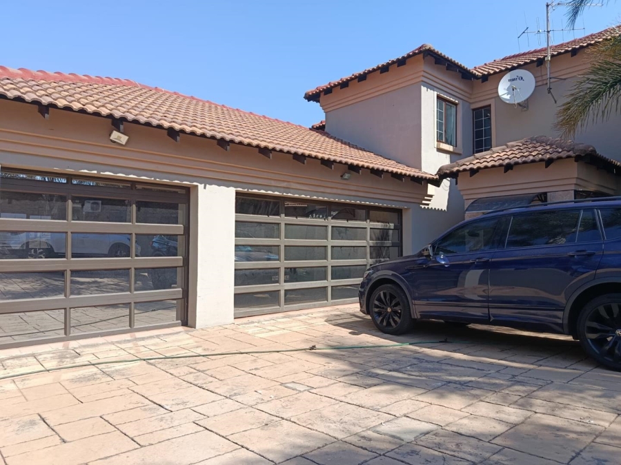4 Bedroom Property for Sale in Amberfield Gauteng
