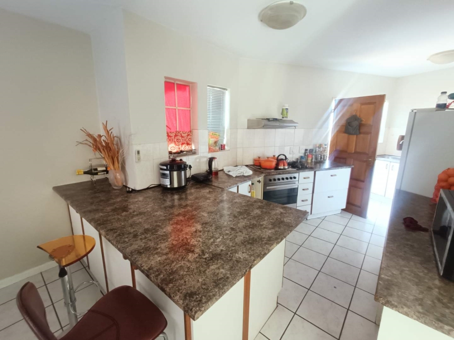 3 Bedroom Property for Sale in Die Hoewes Gauteng