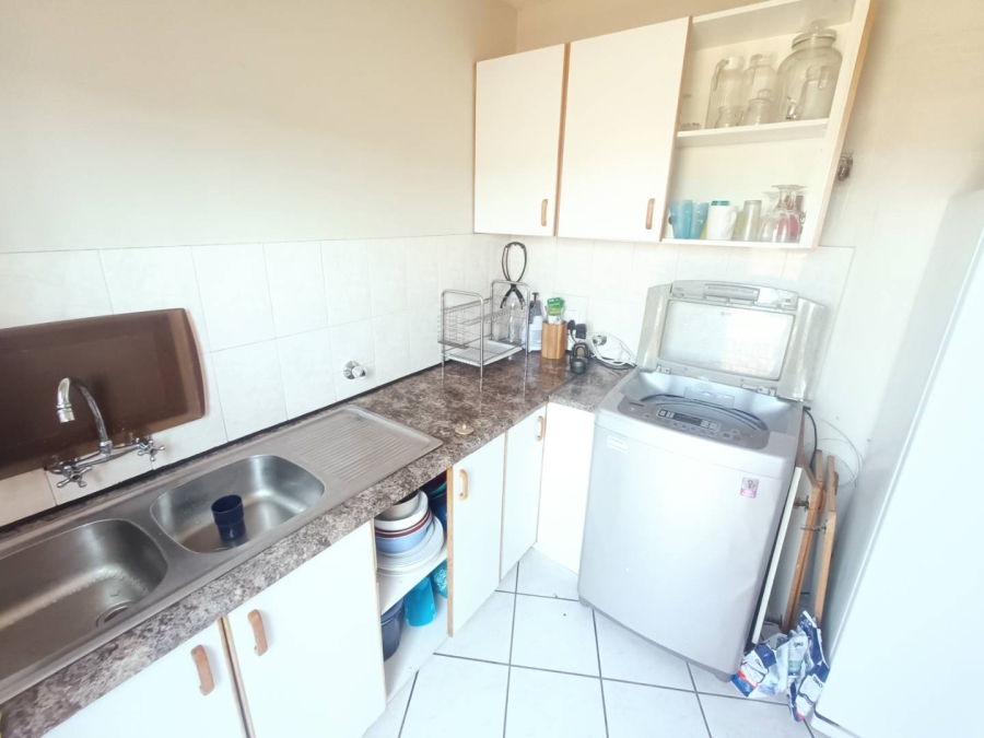 3 Bedroom Property for Sale in Die Hoewes Gauteng