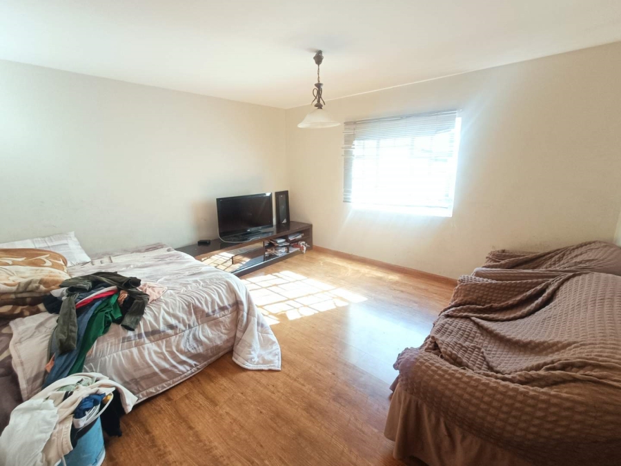 3 Bedroom Property for Sale in Die Hoewes Gauteng
