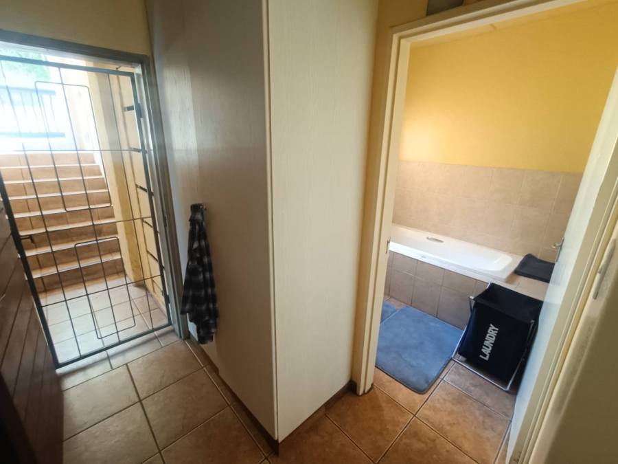1 Bedroom Property for Sale in Clubview Gauteng