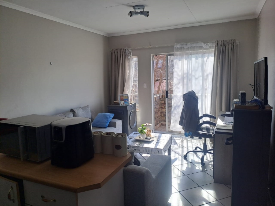 1 Bedroom Property for Sale in Highveld Gauteng