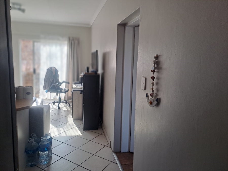 1 Bedroom Property for Sale in Highveld Gauteng