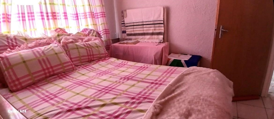 2 Bedroom Property for Sale in Finsbury Gauteng