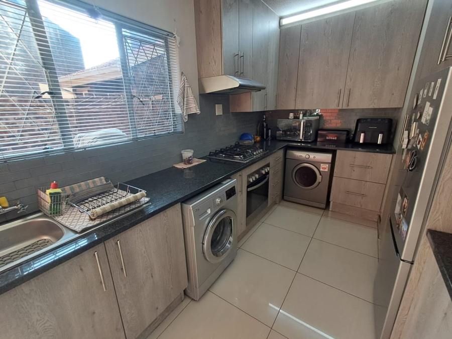 3 Bedroom Property for Sale in Brackenhurst Gauteng
