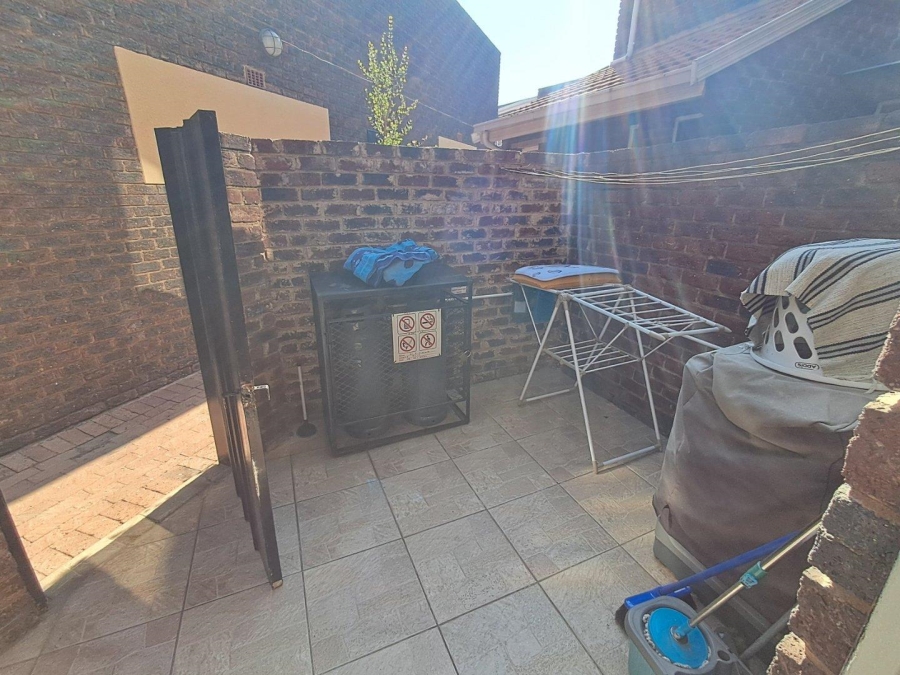 3 Bedroom Property for Sale in Brackenhurst Gauteng