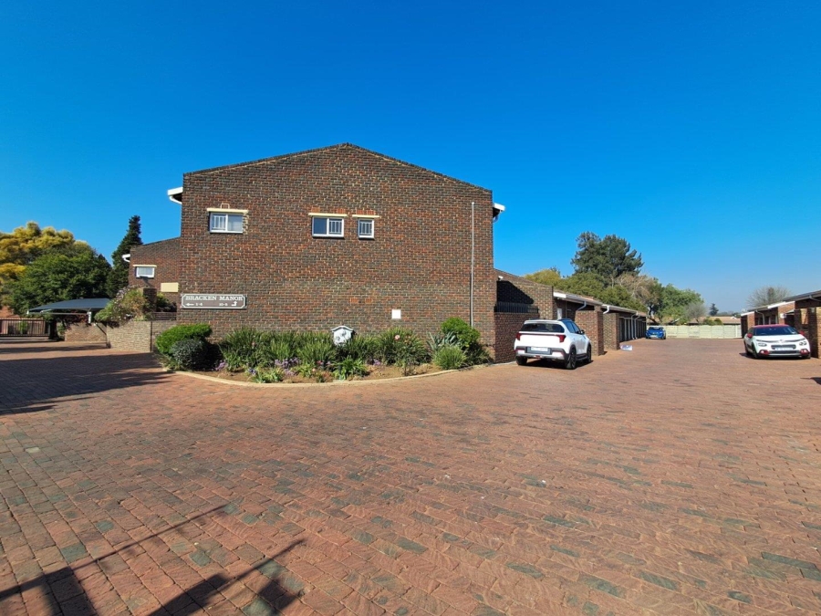 3 Bedroom Property for Sale in Brackenhurst Gauteng