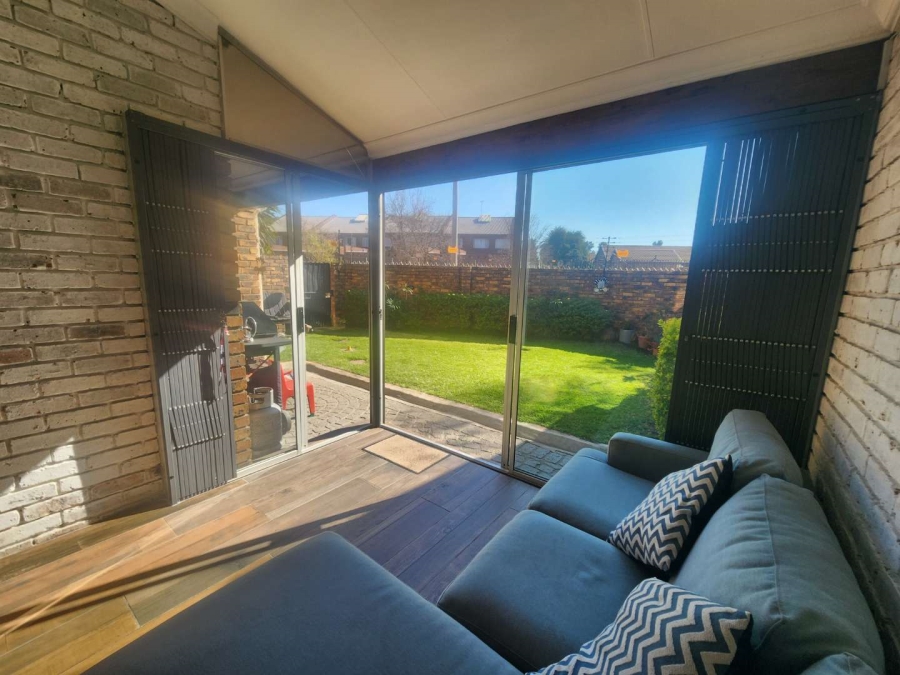 3 Bedroom Property for Sale in Brackenhurst Gauteng
