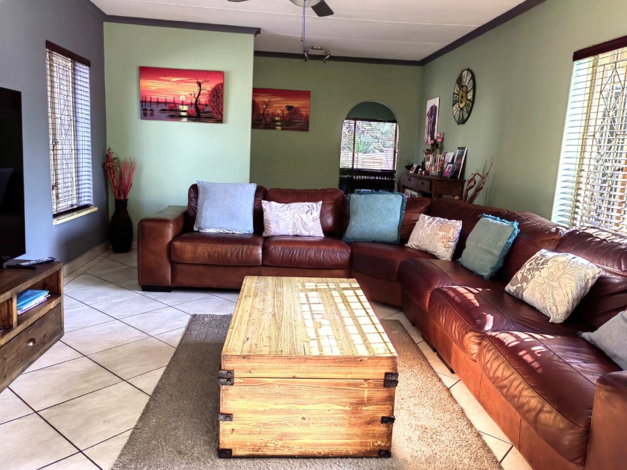 4 Bedroom Property for Sale in Verwoerdpark Gauteng