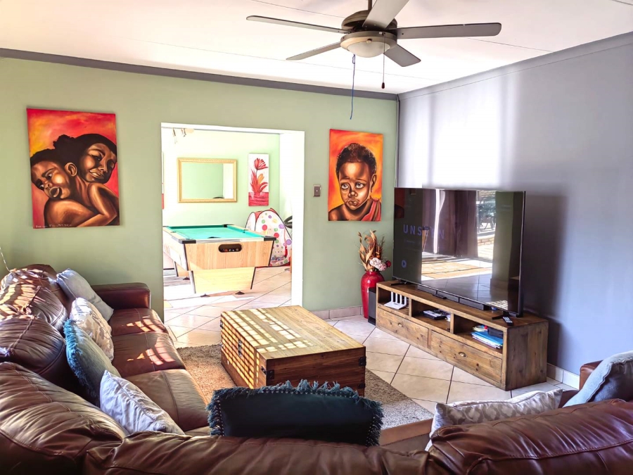 4 Bedroom Property for Sale in Verwoerdpark Gauteng