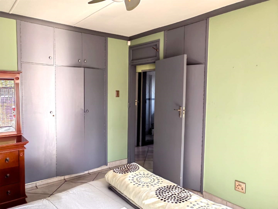 4 Bedroom Property for Sale in Verwoerdpark Gauteng