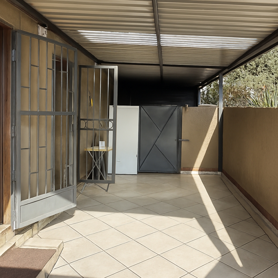 4 Bedroom Property for Sale in Verwoerdpark Gauteng