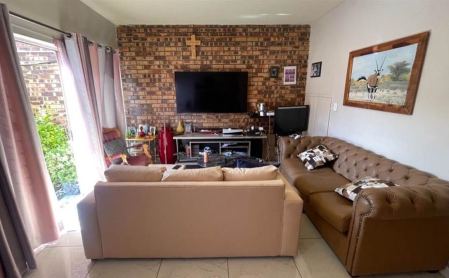 2 Bedroom Property for Sale in Weavind Park Gauteng