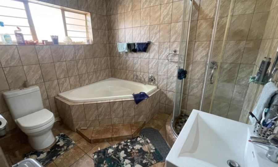 2 Bedroom Property for Sale in Weavind Park Gauteng