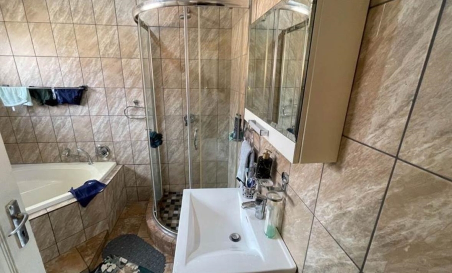2 Bedroom Property for Sale in Weavind Park Gauteng