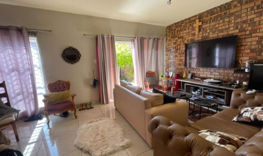 2 Bedroom Property for Sale in Weavind Park Gauteng