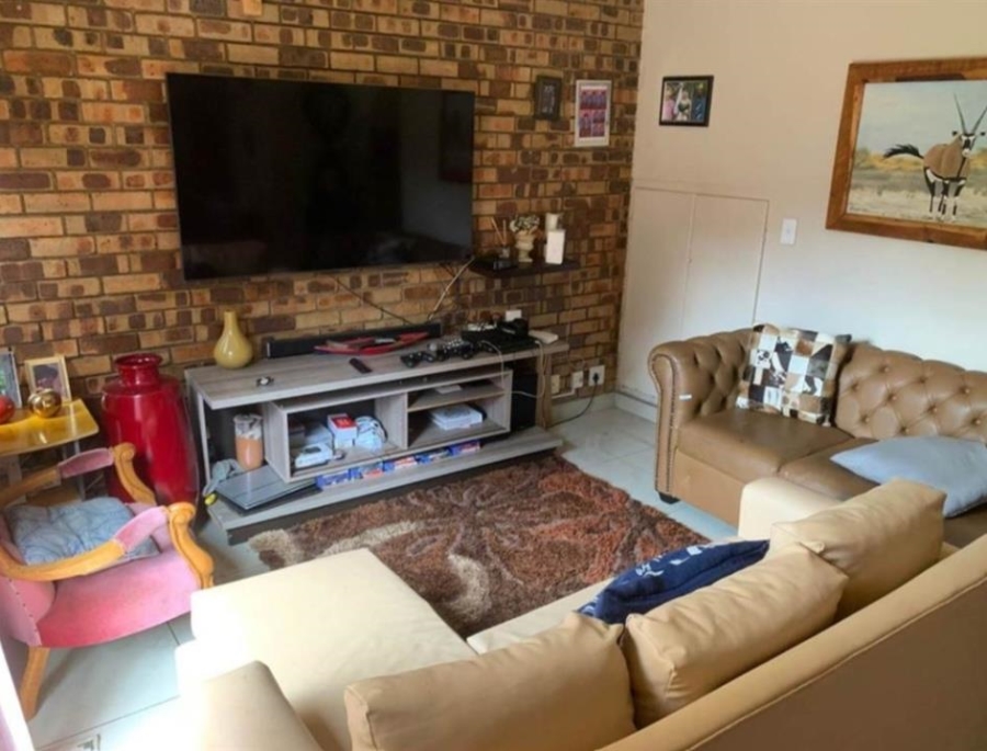 2 Bedroom Property for Sale in Weavind Park Gauteng