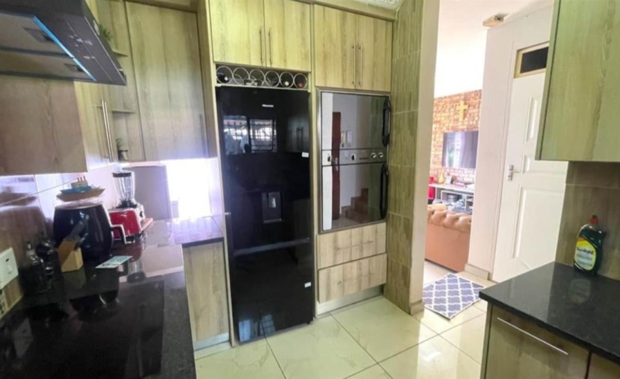 2 Bedroom Property for Sale in Weavind Park Gauteng