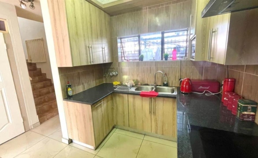 2 Bedroom Property for Sale in Weavind Park Gauteng