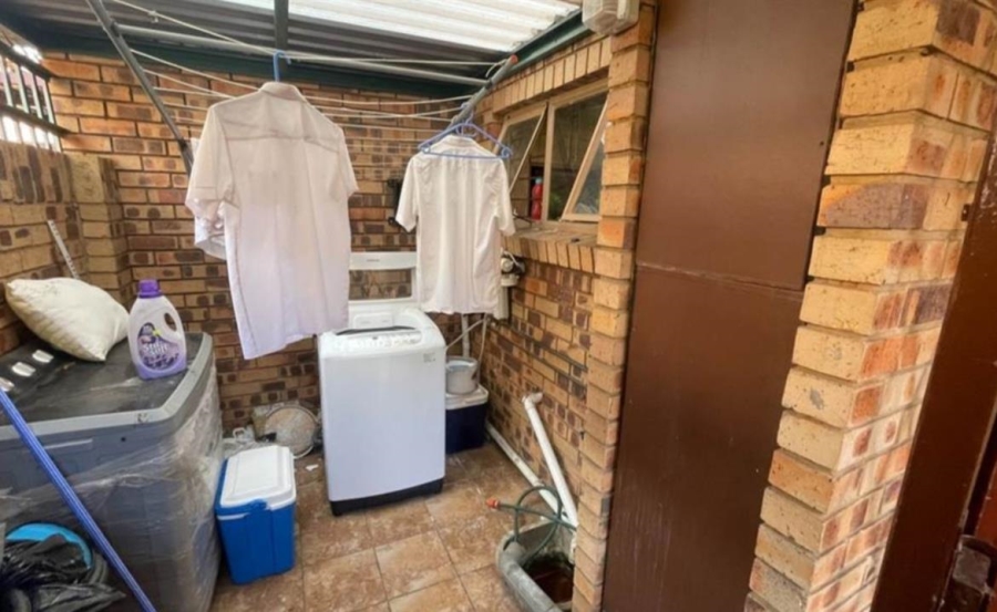 2 Bedroom Property for Sale in Weavind Park Gauteng